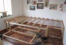 Det denne mannen gjør med det kjedelige rommet er GENIALT. Jeg får lyst til å prøve dette selv!