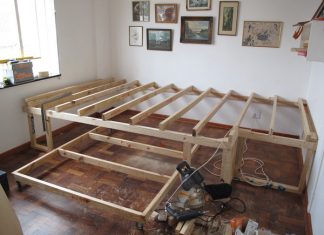 Det denne mannen gjør med det kjedelige rommet er GENIALT. Jeg får lyst til å prøve dette selv!